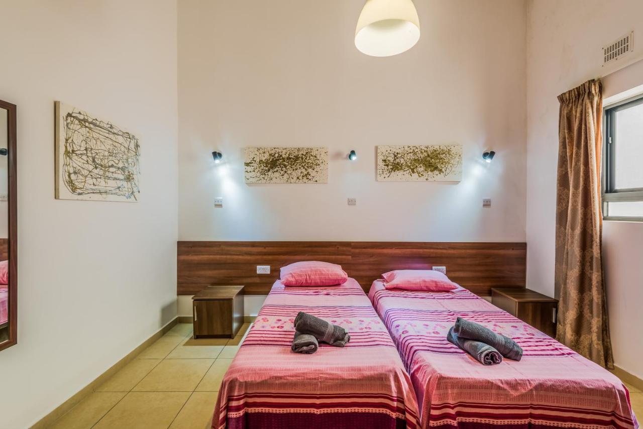Blue Harbour 2 Bedroom Seafront Apartments With Large Terrace With Spectacular Sea Views - By Getawaysmalta St Paul's Bay Zewnętrze zdjęcie